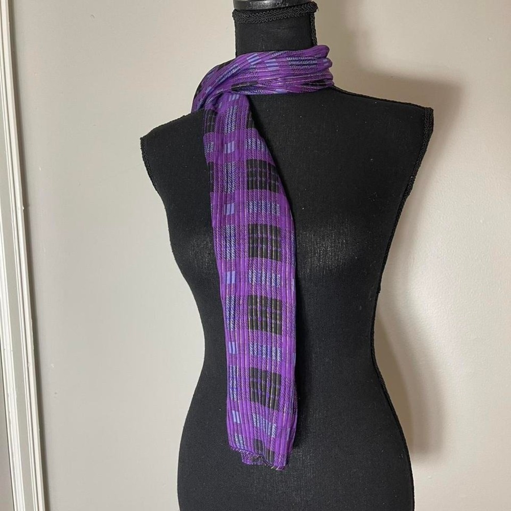 Purple abstract 100% silk scarf/neck tie - Picture 2 of 6